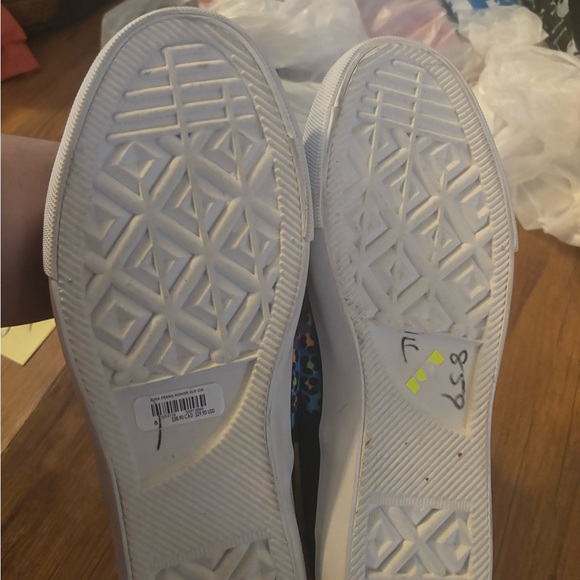 Lisa Frank Slip on shoes - Picture 3 of 3